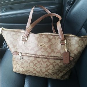 Coach shoulder bag